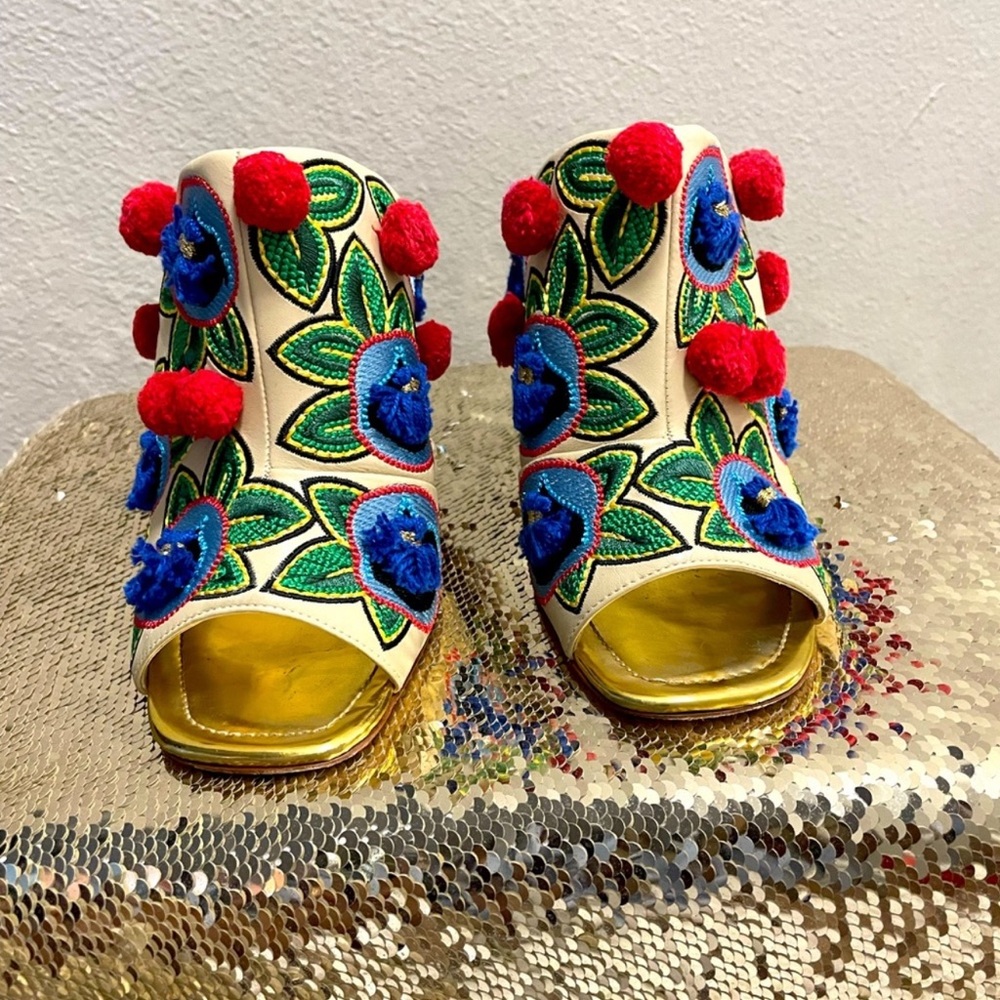 Tory Burch 10.5 Pom Pom GREECE Ellis mules